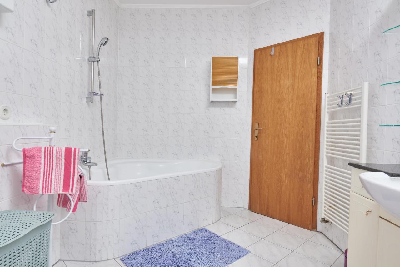 Apartments Lovric With Sea View Каштела Экстерьер фото