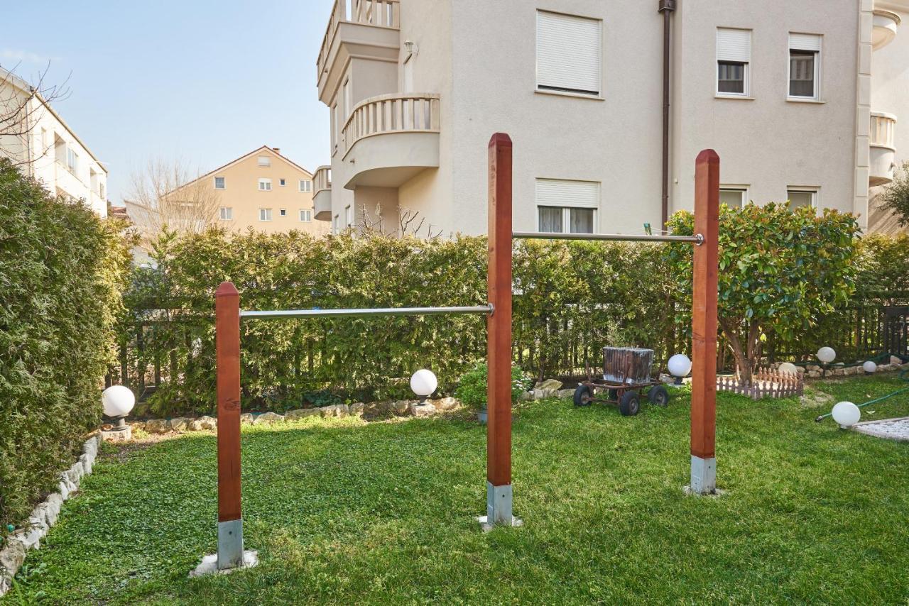 Apartments Lovric With Sea View Каштела Экстерьер фото
