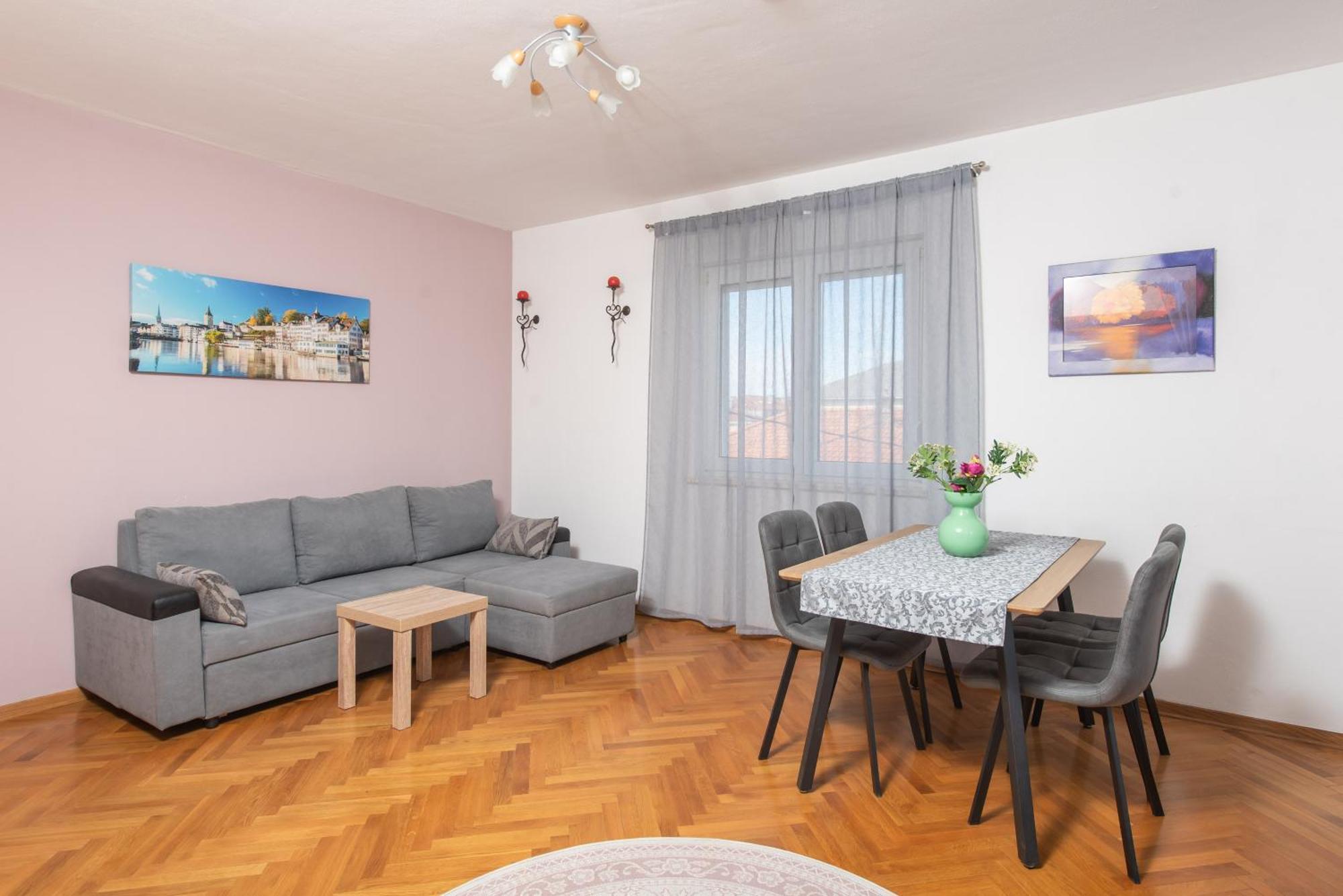 Apartments Lovric With Sea View Каштела Экстерьер фото